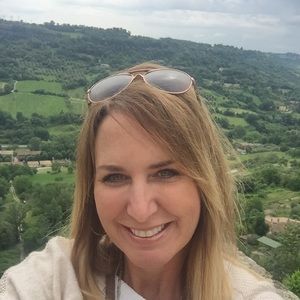 Meet your Posher, Dana